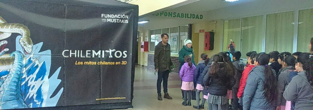 Estudiantes del Santiago Pudahuel aprenden y se divierten con Cine 3D