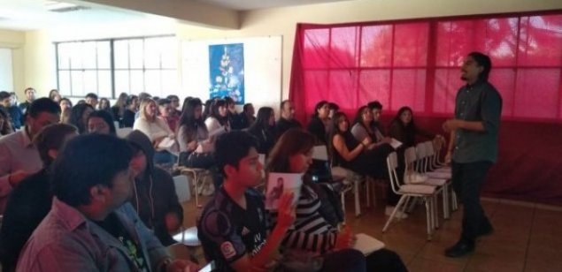 Estudiantes de 4º Medio del CS Quilicura reciben charla sobre la PSU