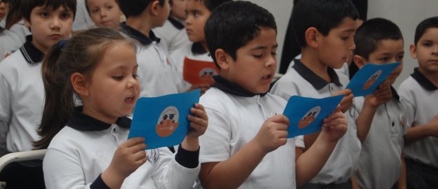 TDG Lo Prado realiza tradicional ceremonia para premiar a las niñas y niños que aprenden a leer
