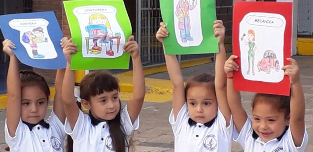 Pequeñas y pequeños del TDG Lo Prado realizan intervención para conmemorar el Día de la Mujer