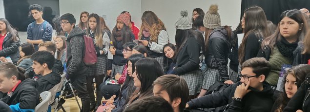 Estudiantes del CS Quilicura asisten a feria de movilidad estudiantil organizada en la comuna