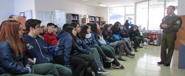 Carabineros de Chile inicia la “Semana de la Seguridad Escolar” en el Colegio Santiago Emprendedores
