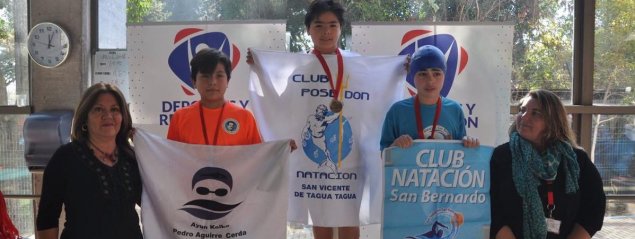 Estudiante del CSE se destaca en la natación, a sus 12 años ya ha obtenido más de 30 medallas: “Sueño con competir en los juegos olímpicos, con traer medallas para Chile, que Chile se sienta orgulloso de mí”