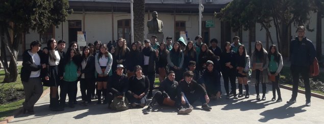 Delegación del TDG Lo Prado visita la Universidad de Santiago para conocer su historia y funcionamiento