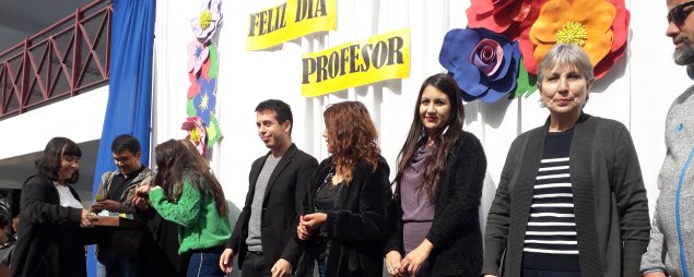 Centro de estudiantes del TDG Lo Prado organiza acto conmemorativo por el Día del profesor/a