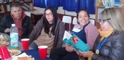 Comunidad escolar del TDG El Bosque se reúne para compartir lecturas en un Café Literario