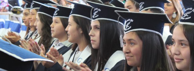 Más de cien estudiantes se despidieron del TDG La Granja en hermosa licenciatura de 8º básico