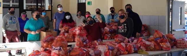 TDG El Bosque realiza campaña solidaria y entrega 120 canastas de alimentos para estudiantes del colegio