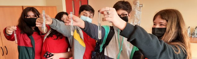 Estudiantes de 8º básico del CS Quilicura extraen ADN de una célula vegetal para Ciencias Naturales