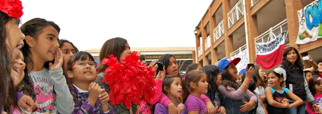 Comunidad Escolar del Santiago La Florida celebra 17avo aniversario Comunidad Escolar del Santiago La Florida celebra 17avo aniversario