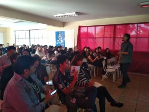 Estudiantes de 4º Medio del CS Quilicura reciben charla sobre la PSU