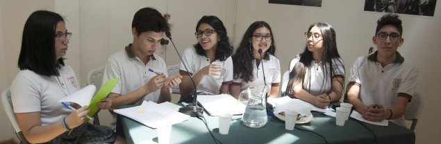 Estudiantes del Santiago Quilicura obtienen el 3er lugar en torneo de debate comunal Estudiantes del Santiago Quilicura obtienen el 3er lugar en torneo de debate comunal