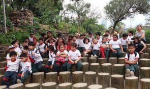 Pequeños del Colegio Santiago La Florida visitan el Cerro San Cristóbal