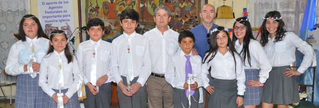 Estudiantes del TDG El Bosque realizan su Primera Comunión en compañía de apoderados y directivos del establecimiento Estudiantes del TDG El Bosque realizan su Primera Comunión en compañía de apoderados y directivos del establecimiento