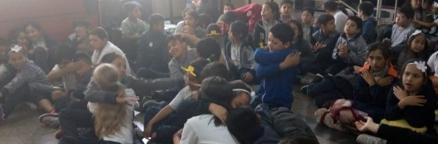 Estudiantes de 3° básico del Colegio TDG La Granja realizan yoga y meditación grupal Estudiantes de 3° básico del Colegio TDG La Granja realizan yoga y meditación grupal