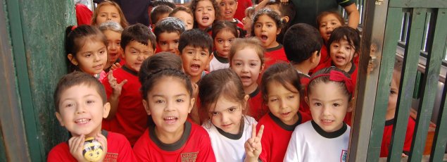 Estudiantes de Pre-Kínder del CS Quilicura plantan semillas en huerto orgánico del establecimiento Estudiantes de Pre-Kínder del CS Quilicura plantan semillas en huerto orgánico del establecimiento