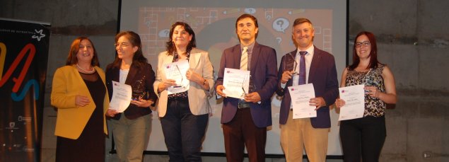 Jefe de UTP del Colegio TDG El Bosque es reconocido por su compromiso con la educación de las ciencias Jefe de UTP del Colegio TDG El Bosque es reconocido por su compromiso con la educación de las ciencias
