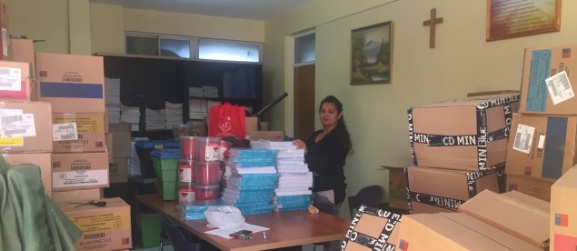 Estudiantes de Enseñanza Básica y Media reciben sus textos escolares Estudiantes de Enseñanza Básica y Media reciben sus textos escolares