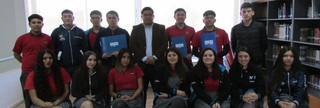 Centro de estudiantes del Colegio Santiago Emprendedores obtiene personalidad jurídica