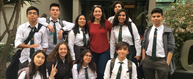 Estudiantes de 8º básico a 3º medio del CS La Florida participan en torneo de debate en la Universidad de Chile