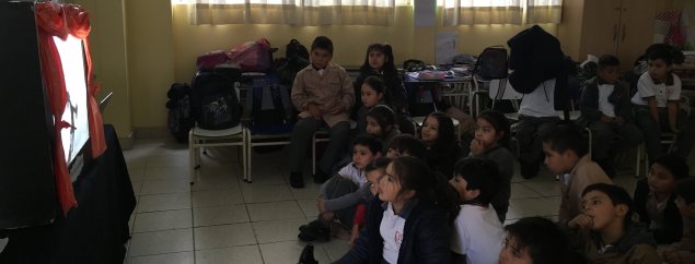 Estudiantes de 8º básico del CS La Florida organizan obra de teatro con trabajos realizados en tres asignaturas Estudiantes de 8º básico del CS La Florida organizan obra de teatro con trabajos realizados en tres asignaturas