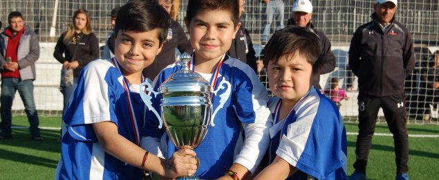 Representantes del TDG La Granja triunfan en torneo de fútbol organizado en el Estadio Monumental