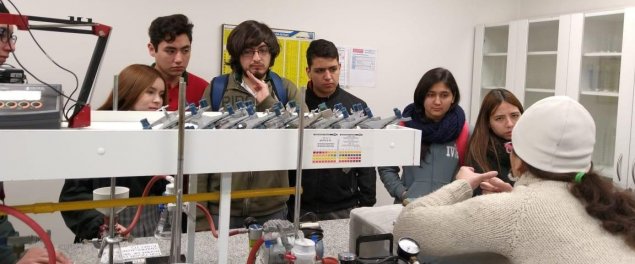 Estudiantes de 4º medio del CS Quilicura visitan dependencias de la Universidad Andrés Bello