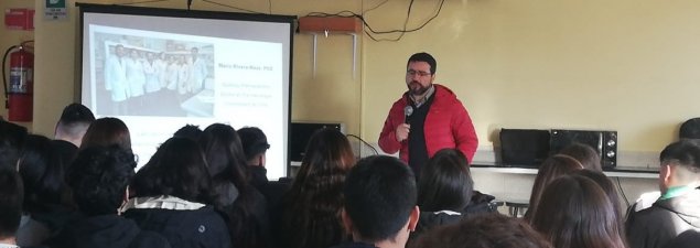 Experto visita el CS La Florida para dar charla sobre las bases biológicas del consumo problemático de alcohol Experto visita el CS La Florida para dar charla sobre las bases biológicas del consumo problemático de alcohol