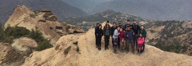 Agrupación de senderismo “Leones de Montaña” disfrutó de las Cuevas del Manzano en el Cajón del Maipo Agrupación de senderismo “Leones de Montaña” disfrutó de las Cuevas del Manzano en el Cajón del Maipo