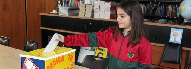 CS La Florida organiza concurso “Dedica tu Libro” con altos niveles de participación CS La Florida organiza concurso “Dedica tu Libro” con altos niveles de participación