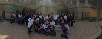 Estudiantes de 5º básico del CS Pudahuel visitan sitios íconos del período colonial junto a sus profesoras de Historia Estudiantes de 5º básico del CS Pudahuel visitan sitios íconos del período colonial junto a sus profesoras de Historia