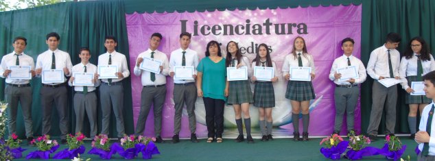 Un reconocimiento a la trayectoria destaca en la Licenciatura de 4º medio 2019 del CS La Florida Un reconocimiento a la trayectoria destaca en la Licenciatura de 4º medio 2019 del CS La Florida