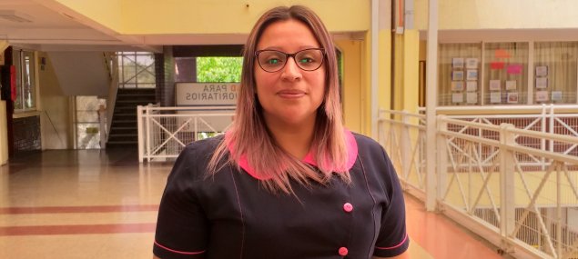 Claudia Flores es escogida como la mejor profesora del año en el CS Pudahuel: “Debemos erradicar la idea de que la lectura es un castigo” Claudia Flores es escogida como la mejor profesora del año en el CS Pudahuel: “Debemos erradicar la idea de que la lectura es un castigo”