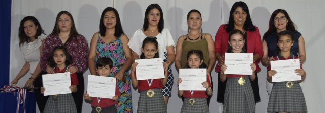 En hermosa licenciatura se graduaron las y los pequeños de kínder del CSE En hermosa licenciatura se graduaron las y los pequeños de kínder del CSE