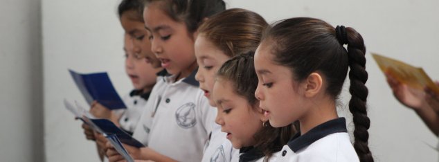Estudiantes de 1º básico del TDG Lo Prado se certifican como lectores/as en solemne ceremonia Estudiantes de 1º básico del TDG Lo Prado se certifican como lectores/as en solemne ceremonia
