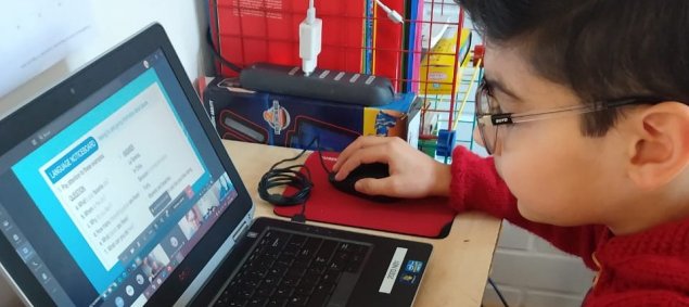 CS Emprendedores entrega computadores y acceso a internet a estudiantes para permitir su participación en las clases virtuales CS Emprendedores entrega computadores y acceso a internet a estudiantes para permitir su participación en las clases virtuales