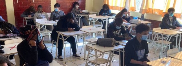 Delegados del Centro de Estudiantes del TDG El Bosque participan en un taller de Diseño de Proyectos Escolares