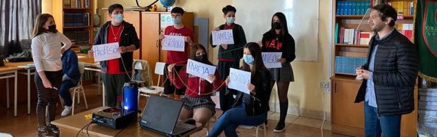 Estudiantes de 1º a 3º medio del CS Quilicura participan en charla sobre violencia en el pololeo Estudiantes de 1º a 3º medio del CS Quilicura participan en charla sobre violencia en el pololeo