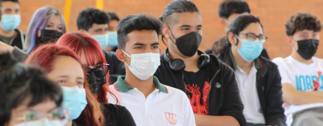 Enseñanza Media del CS La Florida disfruta de una mañana de teatro con mensajes para la sana convivencia escolar y el autocuidado Enseñanza Media del CS La Florida disfruta de una mañana de teatro con mensajes para la sana convivencia escolar y el autocuidado