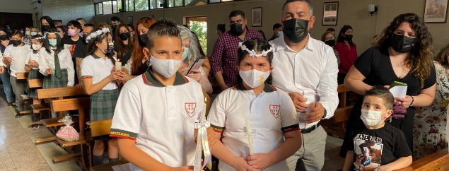 Más de 20 estudiantes del CS La Florida realizaron su Primera Comunión o Confirmación en presencia de sus familias Más de 20 estudiantes del CS La Florida realizaron su Primera Comunión o Confirmación en presencia de sus familias
