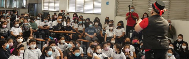 Estudiantes de 3° y 4° básico del TDG Lo Prado disfrutan un entretenido show de magia Estudiantes de 3° y 4° básico del TDG Lo Prado disfrutan un entretenido show de magia