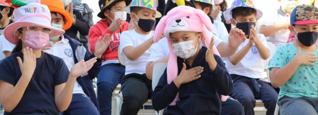 Niveles de 1° básico a 4° medio del TDG Lo Prado realizan presentación musical frente a toda la comunidad escolar