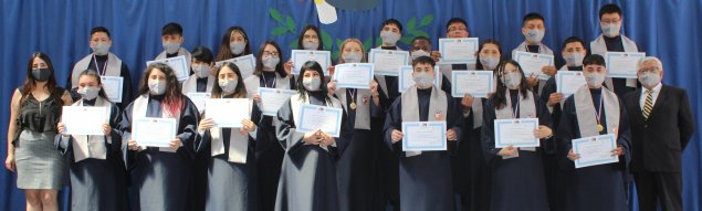 TDG El Bosque despide a 4° medio 2021 en solemne ceremonia junto a las familias TDG El Bosque despide a 4° medio 2021 en solemne ceremonia junto a las familias