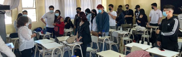 Equipo de Gestión del TDG Lo Prado despide a 4° medio con un significativo presente Equipo de Gestión del TDG Lo Prado despide a 4° medio con un significativo presente