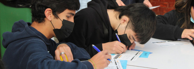 Estudiantes de 3° y 4° medio del TDG El Bosque reciben visita informativa de Duoc UC