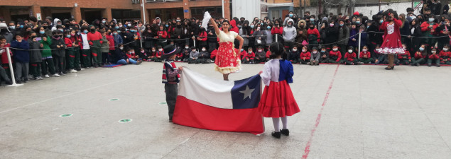 CS La Florida da inicio al Mes de la Patria con presentaciones de danzas típicas