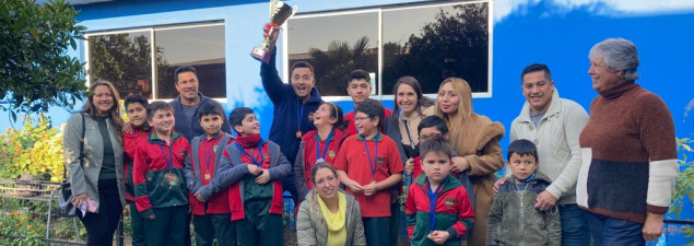 Enseñanza Básica del CS Emprendedores participa en campeonato de ajedrez organizado por la Escuela Caminito de San Bernardo