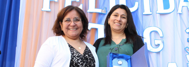 TDG Lo Prado realiza acto cívico para homenajear a los profesores en su Día y por su trayectoria TDG Lo Prado realiza acto cívico para homenajear a los profesores en su Día y por su trayectoria