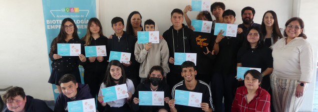 Estudiantes de la Academia de Biociencias del TDG Lo Prado presentan sus proyectos de investigación