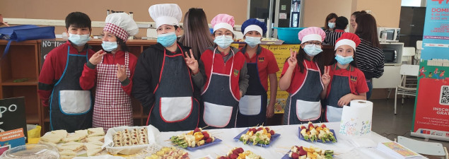 Estudiantes de 4° básico del CS Emprendedores cierran Taller de Vida Saludable con exquisita muestra gastronómica Estudiantes de 4° básico del CS Emprendedores cierran Taller de Vida Saludable con exquisita muestra gastronómica